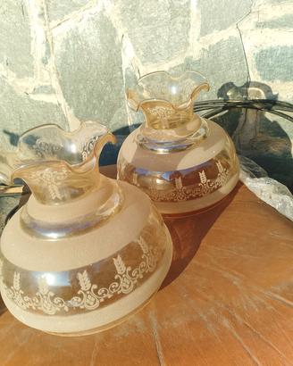 due lampadari con vetro 