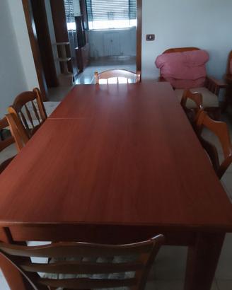 TAVOLO E SEDIE