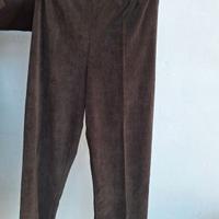 Pantalone nero comodo per l'autunno