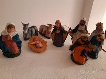 Capanna e personaggi presepe