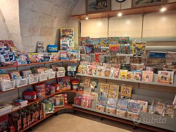 Mobili per arredare cartolibreria con edicola