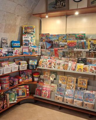 Mobili per arredare cartolibreria con edicola