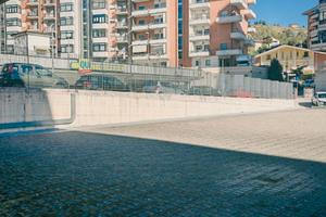 Commerciale di 120 mq su strada