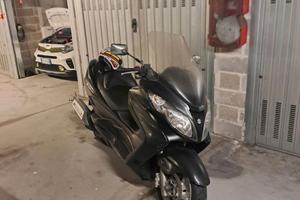 Burgman 400 k7 del 2006 32900 km poss. scambi