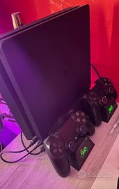 PS4 Slim 500GB + 2 Controller + 2 Giochi