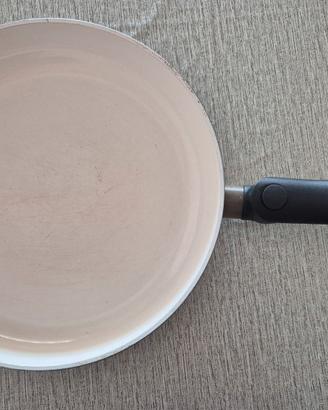 Padella diametro 28 cm, con manico ripiegabile