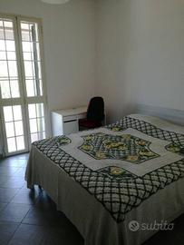 Stanza in appartamento di 120 m² a Bologna