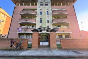 2 LOCALI A SUZZARA