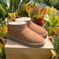 Stivali da donna UGG Mini Chestnut  EU 38