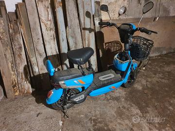 scooter. elettrico