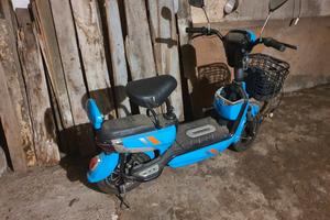 scooter. elettrico
