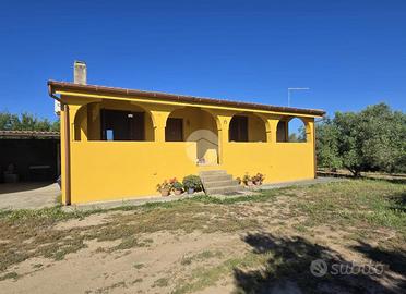 CASA INDIPENDENTE A QUARTUCCIU
