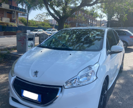 Peugeot 208 1.0benzina adatta per neopatentati