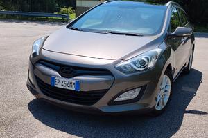 auto Hyundai i30 