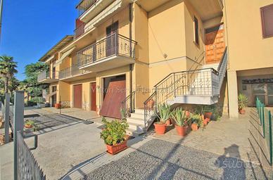 Bettolle (SI), appartamento con tre camere