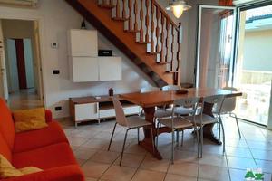 Ampio con 4 camere da letto, clima. PINARELLA