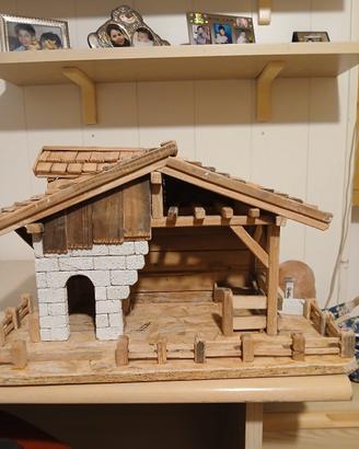 Casetta per presepe costruita artigianalmente 