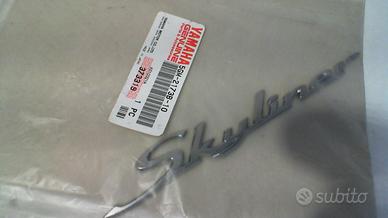 ADESIVO EMBLEMA SKYLINER YAMAHA 5gm2173b1000