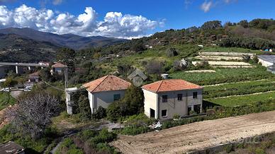 CASA INDIPENDENTE A SAN LORENZO AL MARE