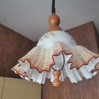 Lampadario cucina in legno e vetro colorato
