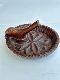 SCHIACCIANOCI in legno intagliato