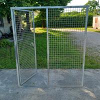 parete in ferro zingato con cancello