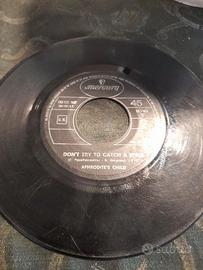 Singolo Rain and tears/Don't try to catch a river