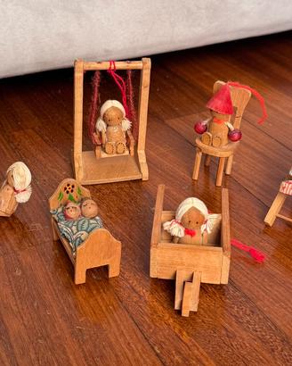 Ornamenti vintage in legno