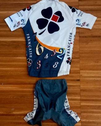 Completo  da ciclismo ragazzo/a 10 anni