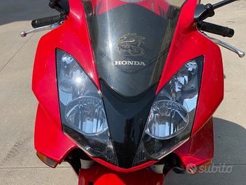 Honda VFR 80p Vtec 32k km originale