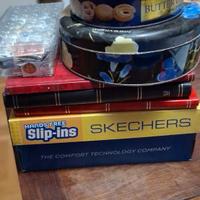 ENORME ACCUMULO DI FRANCOBOLLI