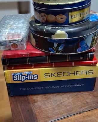 ENORME ACCUMULO DI FRANCOBOLLI