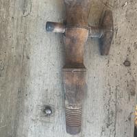 Coppia rubinetto in legno vintage