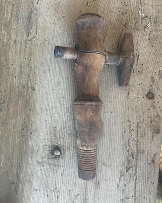 Coppia rubinetto in legno vintage