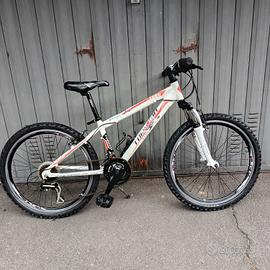 BICICLETTA ALLUMINIO AMMORTIZZATA 24 POLLICI 