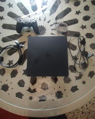 PlayStation 4 slim 