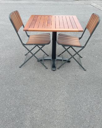 tavolo più due sedie 