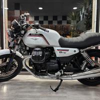 Moto Guzzi V7 special