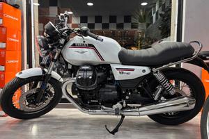 Moto Guzzi V7 special