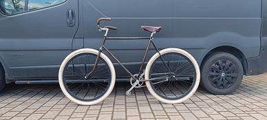 bicicletta vintage minimal