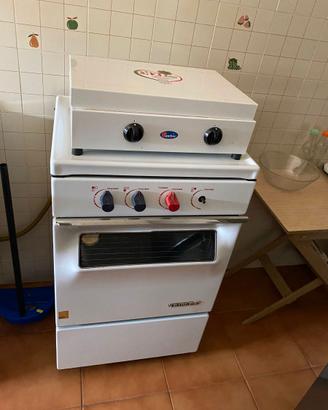Cucina con forno e fuochi