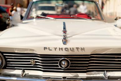 CHRYSLER VALIANT PLYMOUTK V200