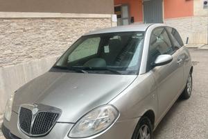 lancia y 1200 benzina-gpl anno 2005