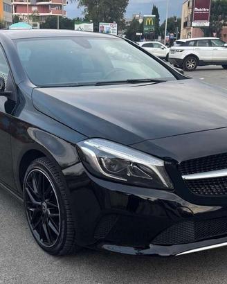 MERCEDES-BENZ CLASSE A 180 D PREMIUM