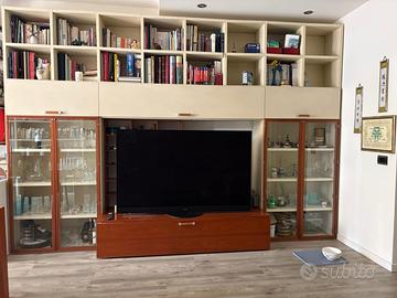 Mobile libreria, porta oggetti e porta TV