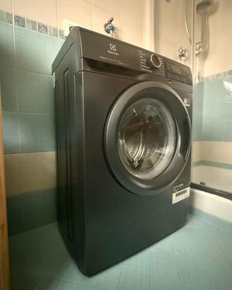 Lavatrice 6 kg ELECTROLUX nera