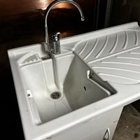 Lavatoio con vano per lavatrice