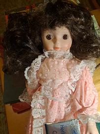bambola in ceramica Carolina 