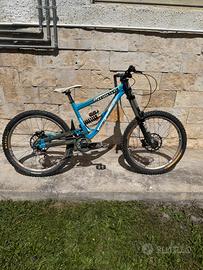 Bici da downhill