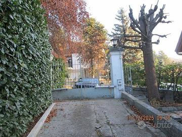 Immobile in asta di 642 m² con più di 5 locali e b